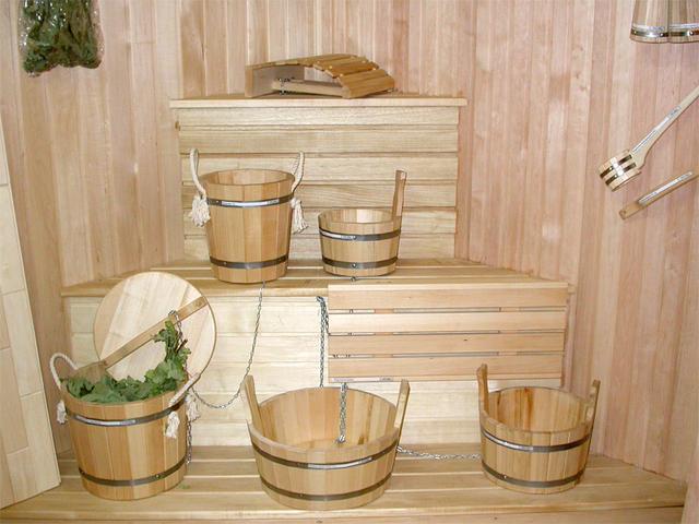Аксессуары для ванной комнаты из дерева